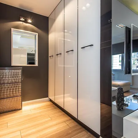 Super-apartamenty Jezyce Targi Apartment